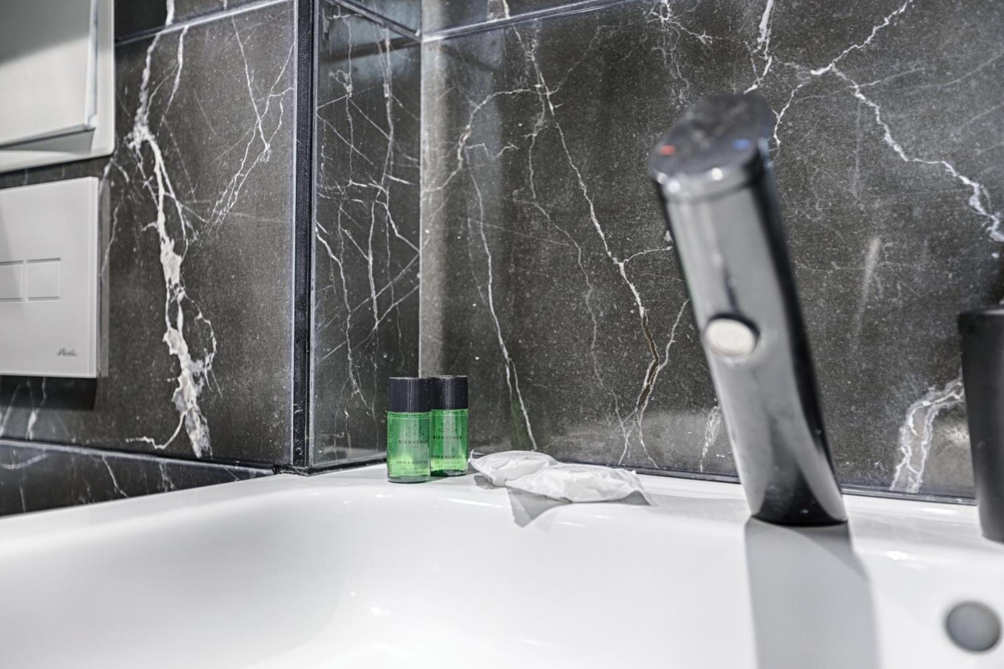 Mykeypers - Lovely Studio With Jacuzzi Paris Ngoại thất bức ảnh